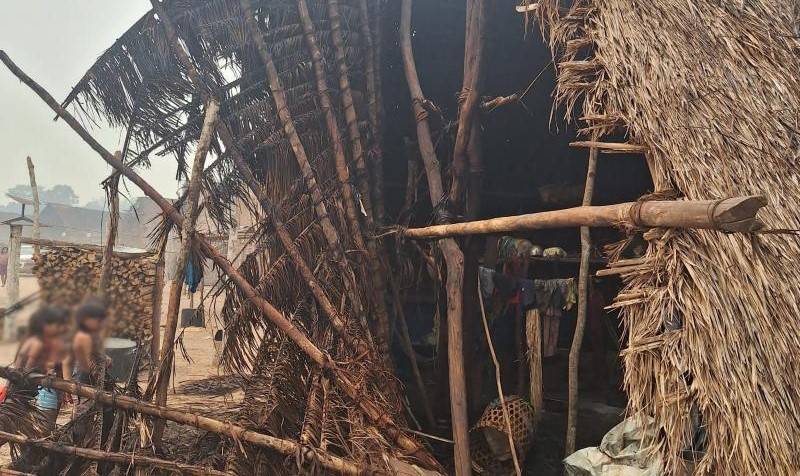 Acidentalmente, crianças indígenas provocam incêndio em aldeia da região e Bombeiros são mobilizados