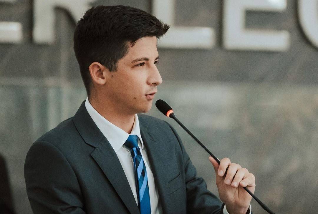 Vereador mais votado da história de Vilhena, que havia pedido afastamento por 120 dias, vai reassumir o mandato