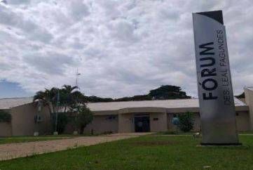 Acusado de esfaquear homem encontrado na cama sua companheira é levado a júri em Vilhena e beneficiado pela “decadência”