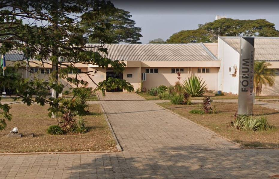 Homem que desferiu várias facadas em outro junto com um comparsa é levado a júri popular em Vilhena e absolvido
