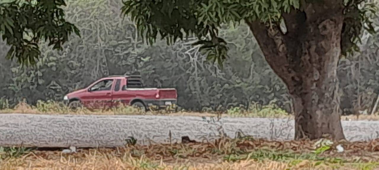 Picape furtada perto de frigorífico em Vilhena é abandonada às margens da BR-364, a cerca de 80 km da cidade, após ficar sem gasolina
