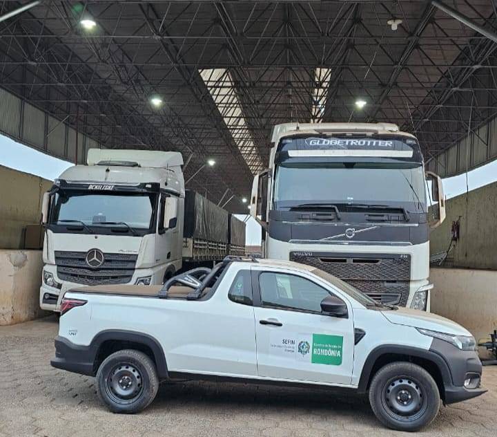 Em Vilhena, auditores fiscais da Sefin apreendem mais de 100 toneladas de alimentos entrando ilegalmente em Rondônia