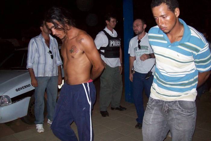 SUSPEITOS DE MATAR TAXISTA ESTÃO SENDO INTERROGADOS