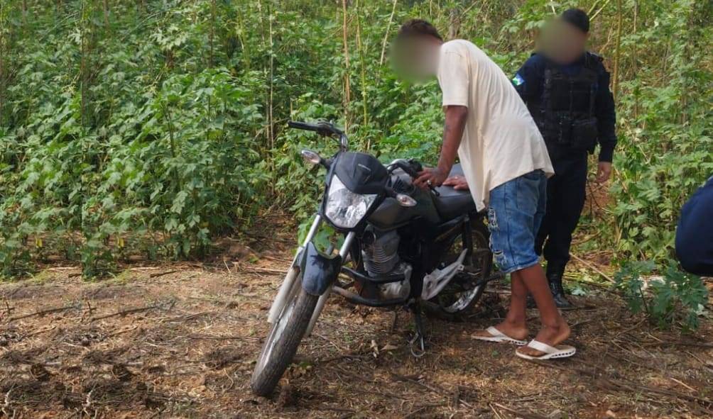 Polícia Militar recupera motocicleta furtada dentro de loja que teve porta arrombada na região central de Vilhena
