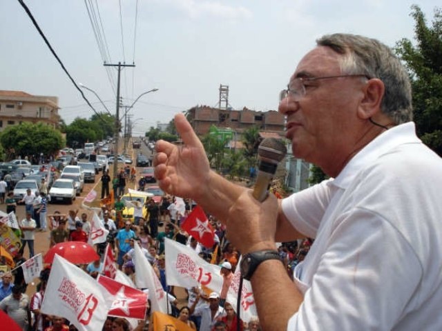 Vereadores ameaçam com CPI e podem cassar padre em Cacoal
