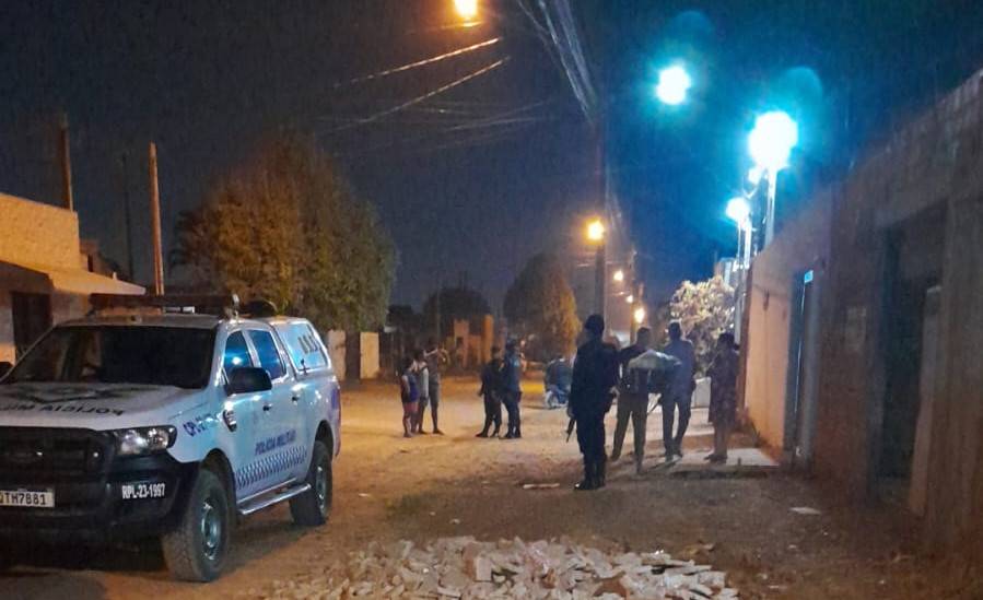 Mulher de 40 anos tem casa atacada a tiros duas vezes no mesmo dia, em Vilhena; Polícia Militar foi acionada