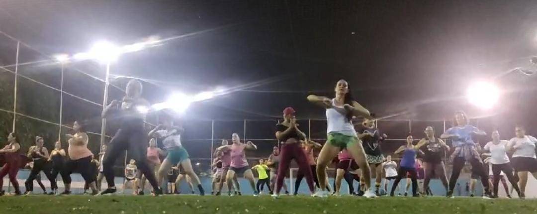 ASSISTA VÍDEO: projeto social oferece aulas gratuitas de Zumba e Fit Dance para mulheres em Vilhena