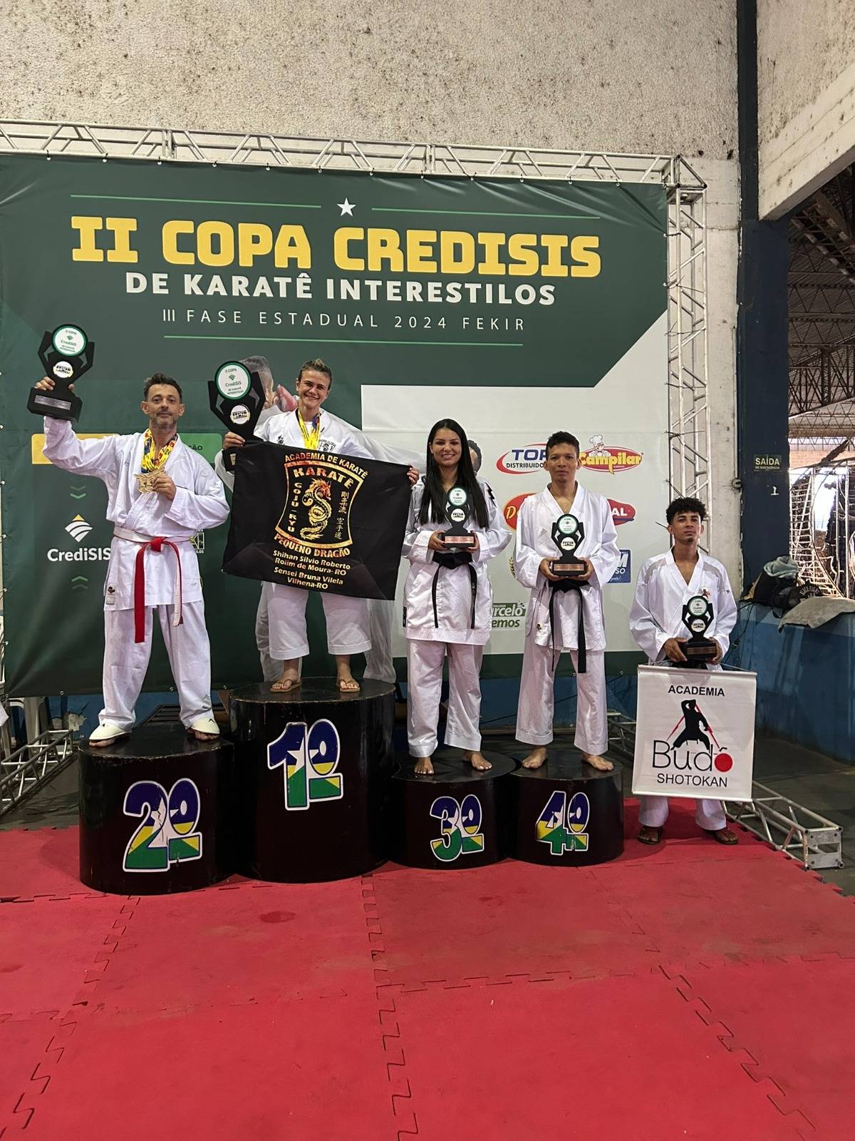 Equipe Pequeno Dragão é campeã geral da II Copa Credisis de Karatê Interestilos, em Ji-Paraná