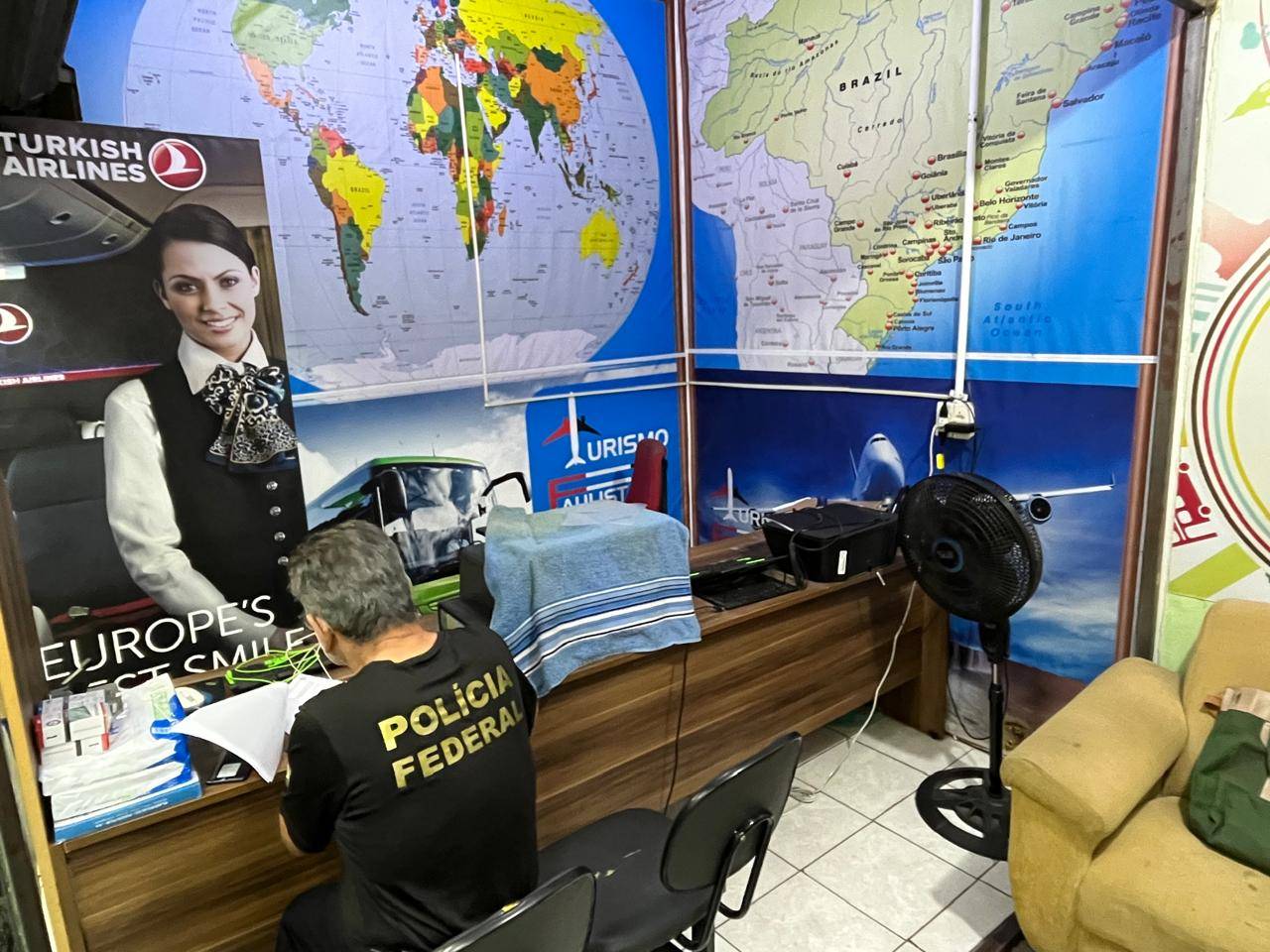Polícia Federal cumpre mandados em duas cidades de Rondônia e combate contrabando de migrantes para os EUA