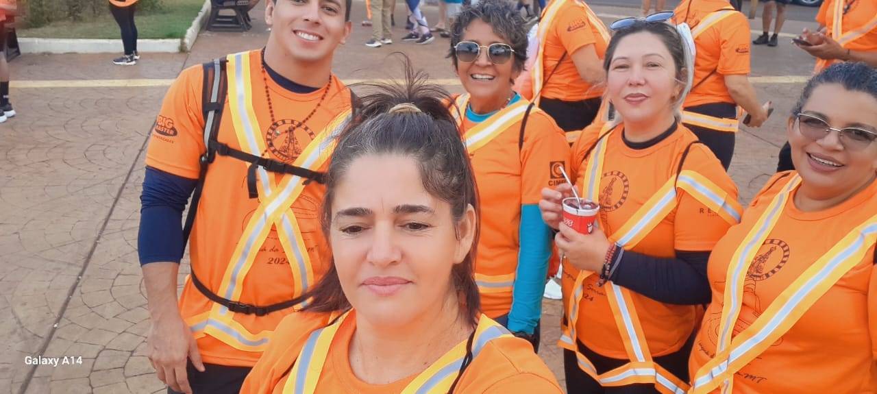 Sob chuva na maior parte do trajeto, vilhenenses percorrem 40 km em peregrinação em homenagem a Nossa Senhora Aparecida em MT