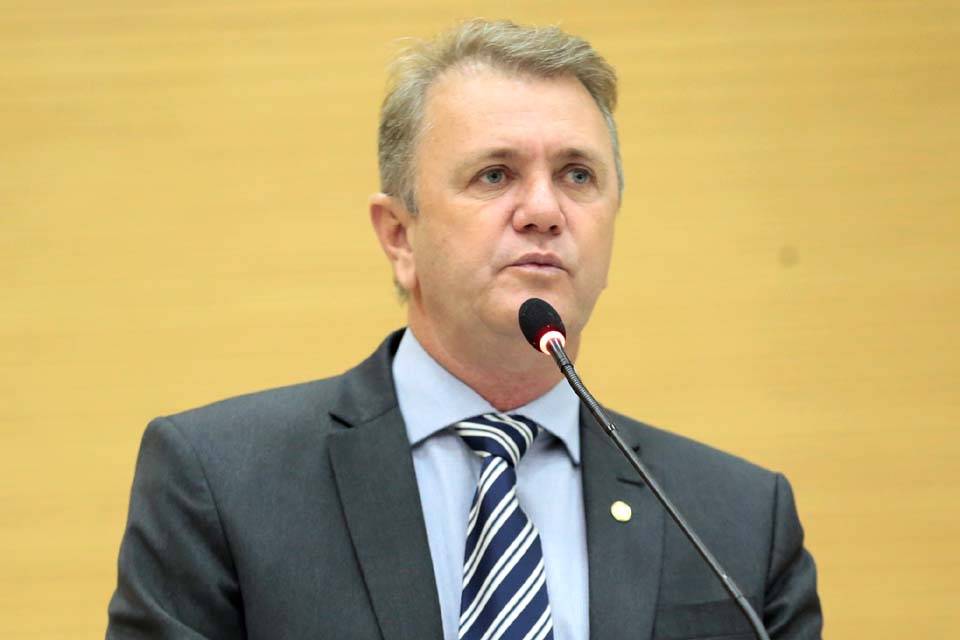 Deputado Luizinho Goebel destina R$ 300 mil para aquisição de veículos para PSF em Corumbiara