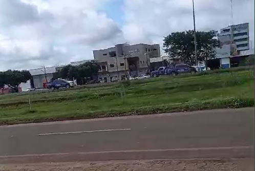 URGENTE: ameaça de invasão na área de fazenda onde aconteceu chacina em Vilhena mobiliza grande efetivo da Polícia Militar