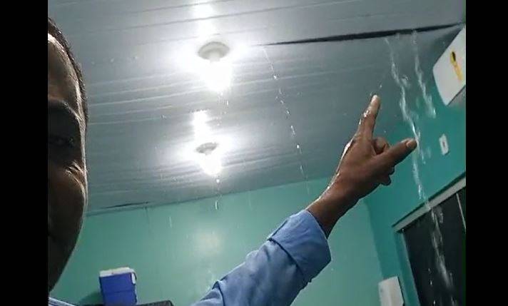 ÁUDIO E VÍDEO: vereador diz que prefeita “abandonou” Chupinguaia após não eleger sucessor e mostra alagamento em posto de saúde