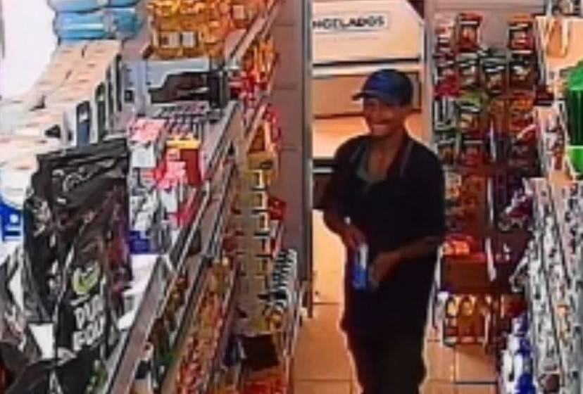 ASSISTA VÍDEOS: ladrão filmado furtando mercadinho estaria atacando outros estabelecimentos na mesma região, em Vilhena