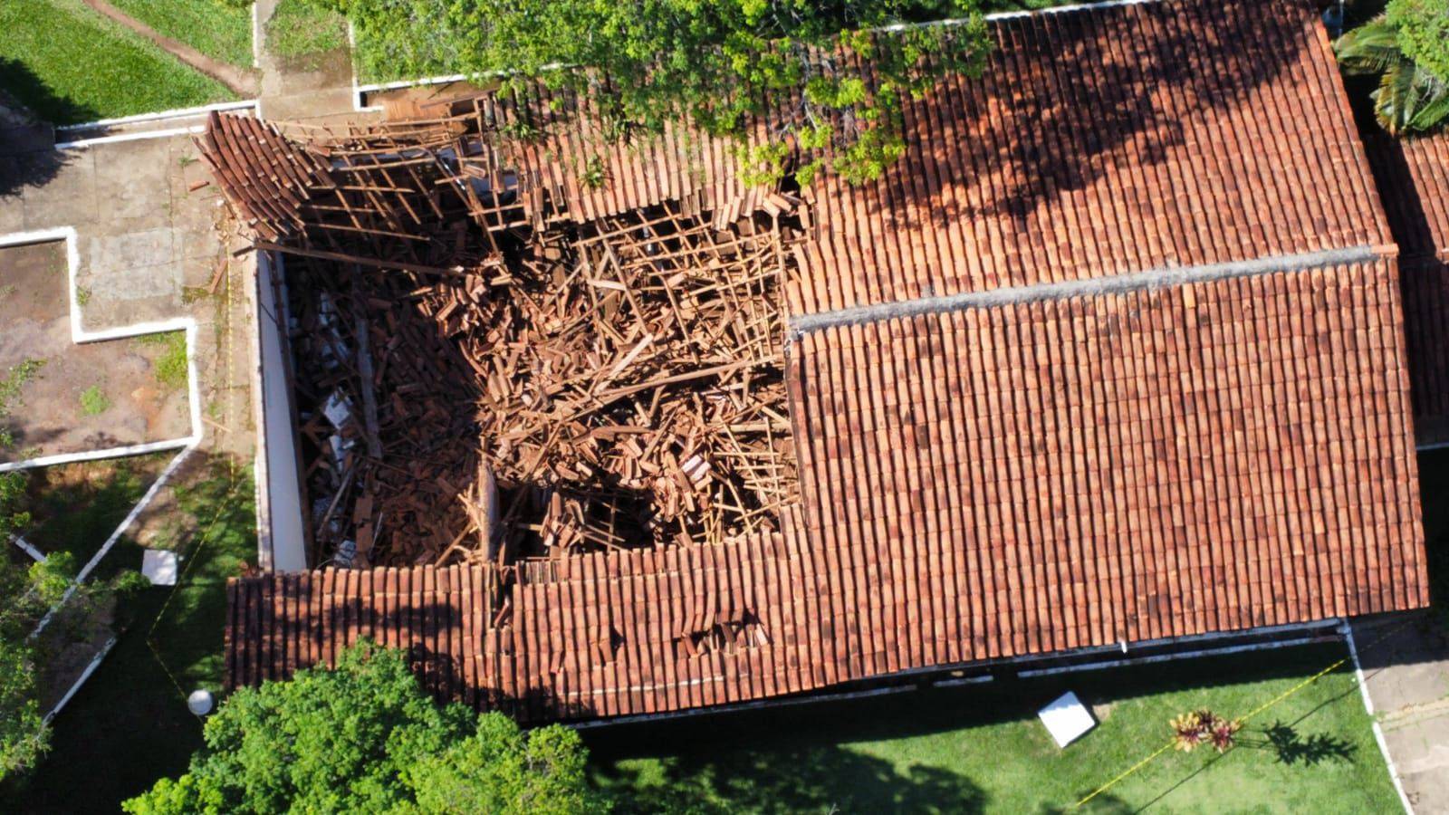Prefeitura de Vilhena emite nota sobre desabamento de parte do telhado de pavilhão no paço municipal