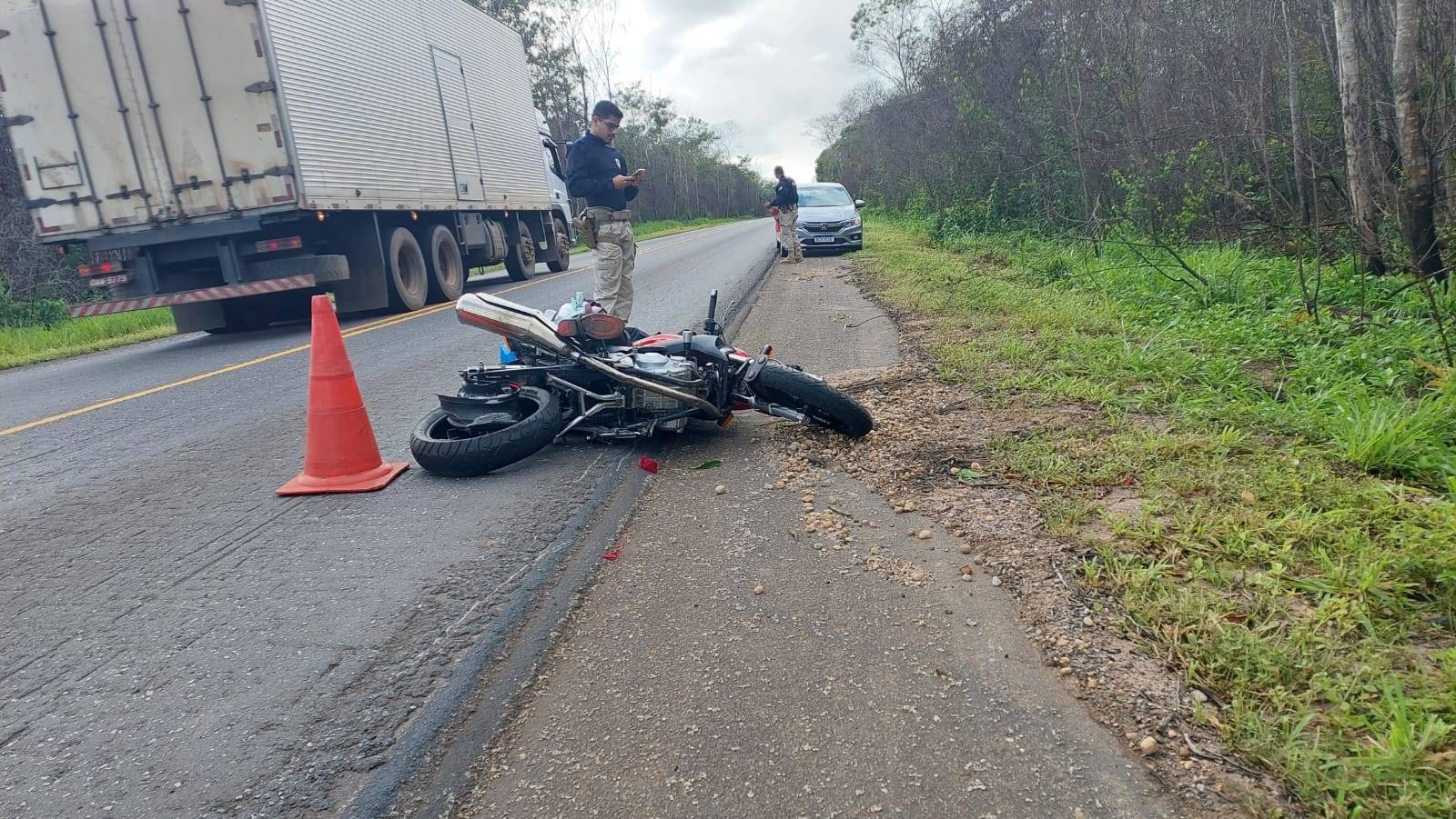 Idoso que seria morador de Cerejeiras é encontrado morto junto a motocicleta na BR-174, entre Vilhena-RO e Comodoro-MT