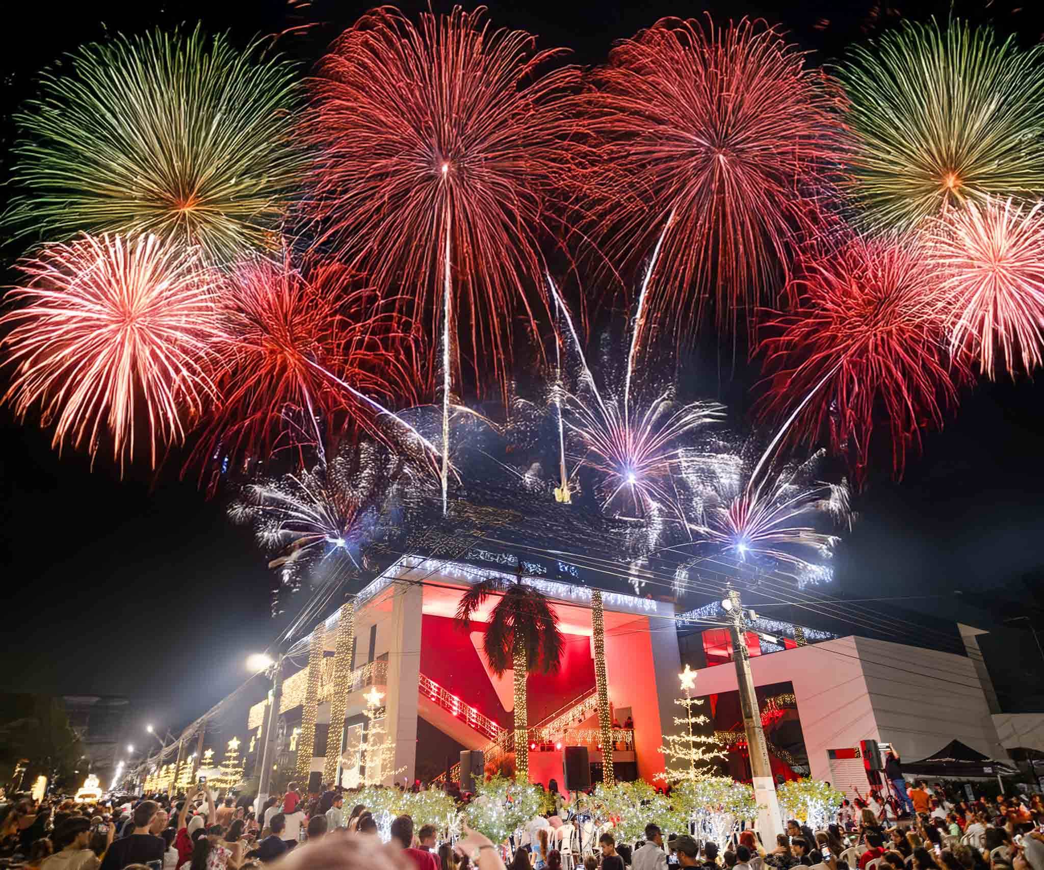 Celebrando ‘O Maravilhoso Agora’ a Cantata de Natal da Sicoob Credisul reúne 4 mil pessoas em Vilhena (RO)