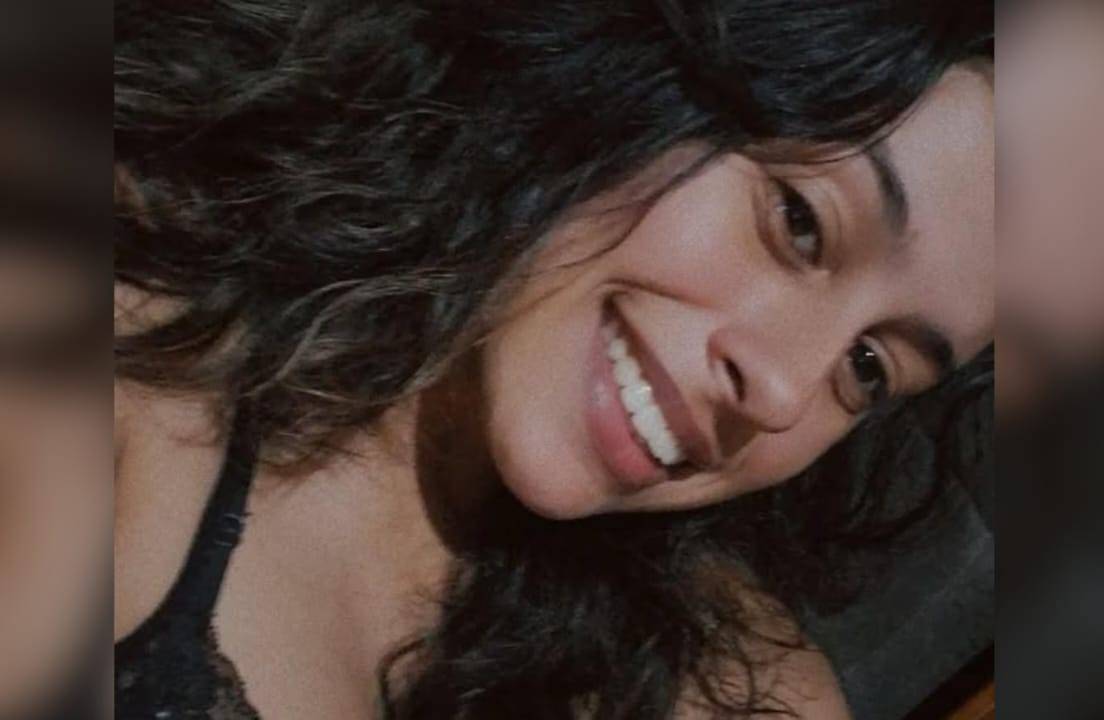 Imagens confirmam que a jovem de 21 anos que morreu ao colidir com a motocicleta que pilotava contra uma árvore, caiu sozinha