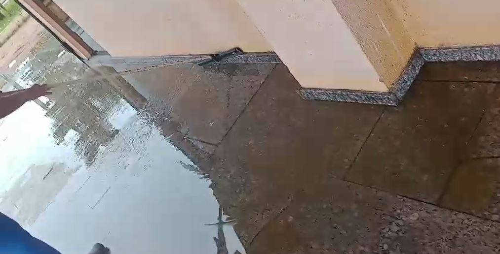 VIDEO: vazamento de fossa séptica na rodoviária de Vilhena preocupa usuários e gera risco de contaminação
