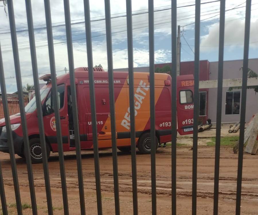 Idoso sofre queda, é socorrido pelos Bombeiros e levado ao pronto-socorro do Hospital Regional de Vilhena