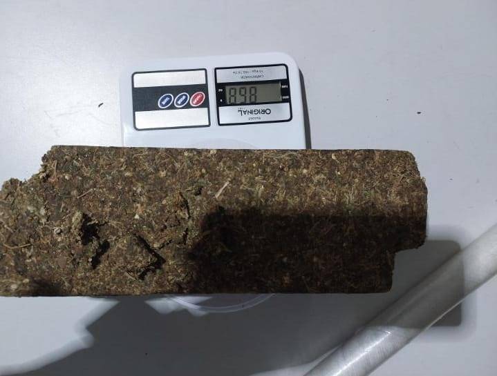 Guarnição de Reforço da Polícia Militar faz a primeira apreensão de drogas de 2025, em Vilhena; quatro pessoas foram detidas