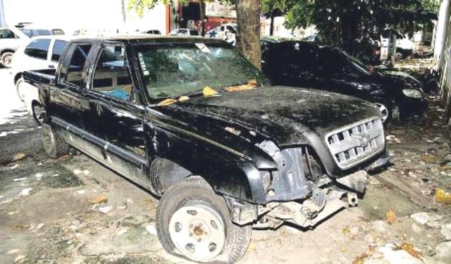 Bolívia promete devolver ao Brasil carros roubados que cruzaram a fronteira