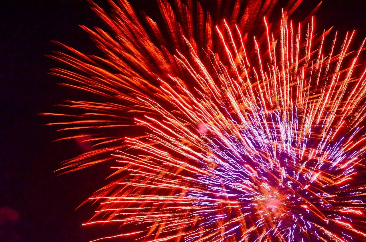 Descumprindo leis do Estado e do Município, comemorações com fogos de artifício com estampido ocorrem à revelia das autoridades