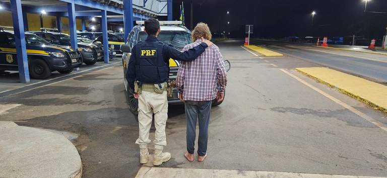 Agentes da PRF resgatam, em Vilhena, idoso que havia desaparecido na cidade de Pimenta Bueno