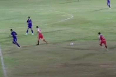 ASSISTA VÍDEO: em Estado vizinho, jogador de futebol de 22 anos faz “golaço que nem Pelé conseguiu”