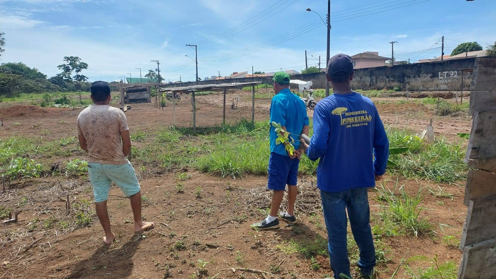 Famílias voltam a ocupar área de terras embargada pela justiça em Vilhena e reivindicam imóvel para construir 72 casas