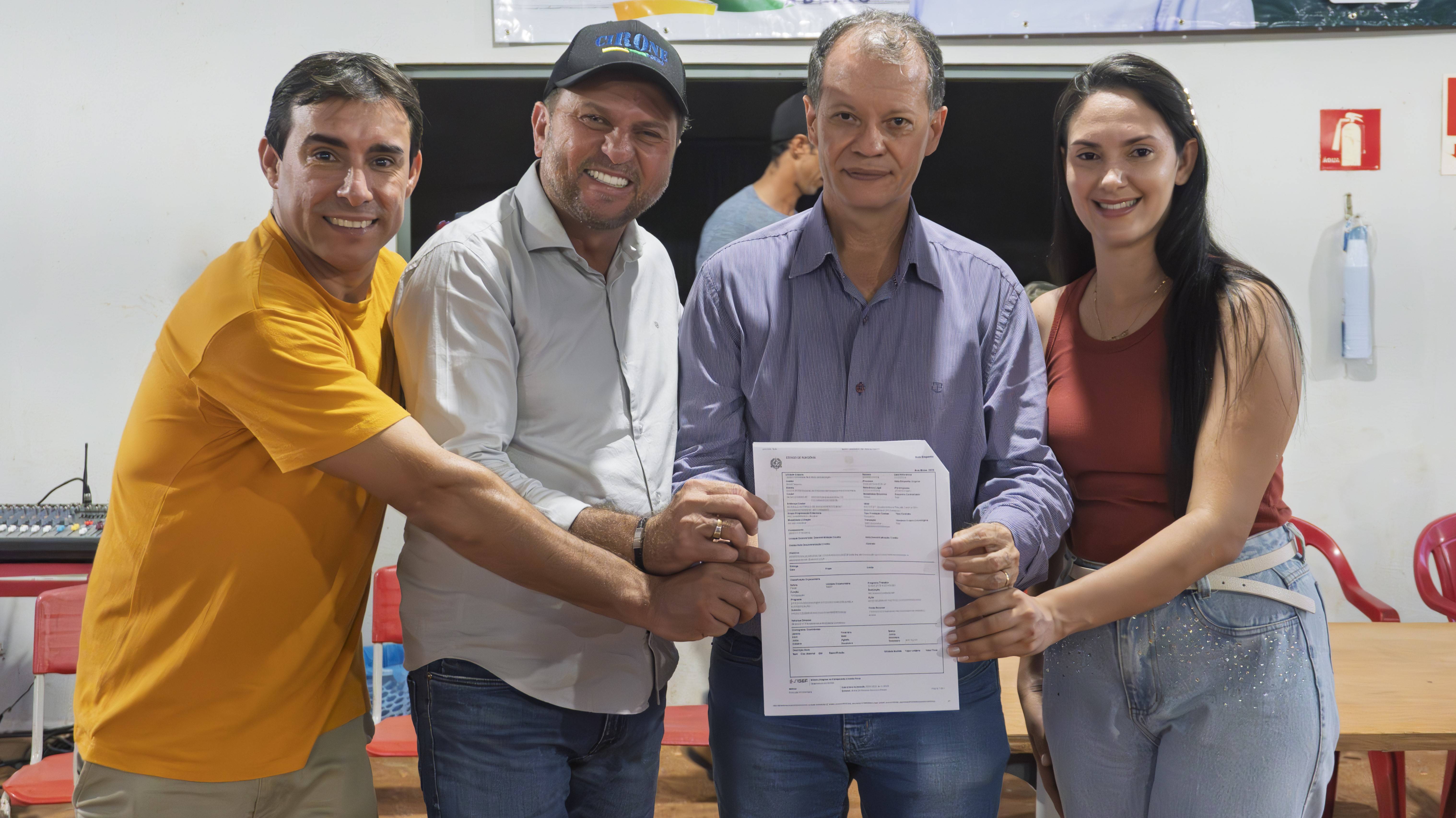Em visita a Colorado do Oeste, deputado Cirone Deiró destina recursos para a Educação no município