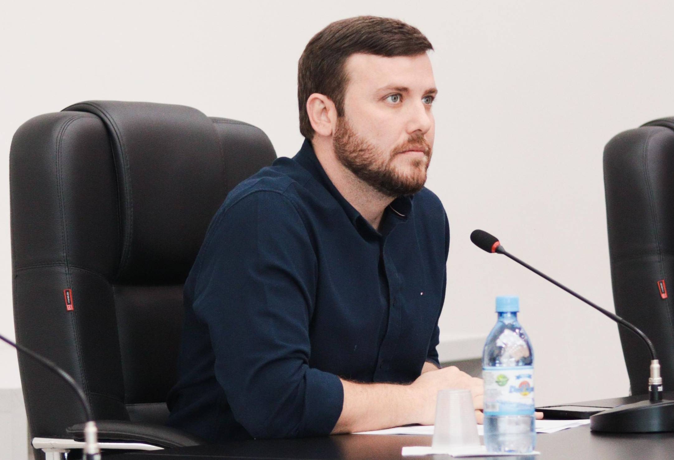 Vereadores isolam único oposicionista na Câmara de Vilhena; Samir Ali desabafa após “tomar cambão” de colegas