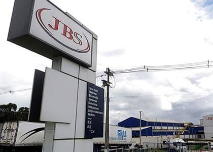 MPF amplia investigação que mira unidades da JBS em Rondônia; empresa é suspeita de transportar cargas com excesso de peso