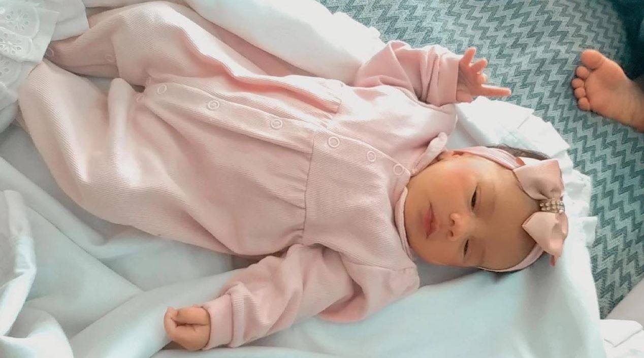 Família vende vatapá, faz rifa e pede ajuda aos vilhenenses: conheçam o drama de “Maya”, uma menininha de apenas 3 meses de vida