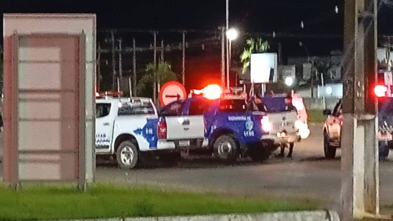 Após fazer barbaridades no trânsito de Vilhena, jovem de 18 anos sofre queda de moto durante perseguição policial e é preso junto com amigo