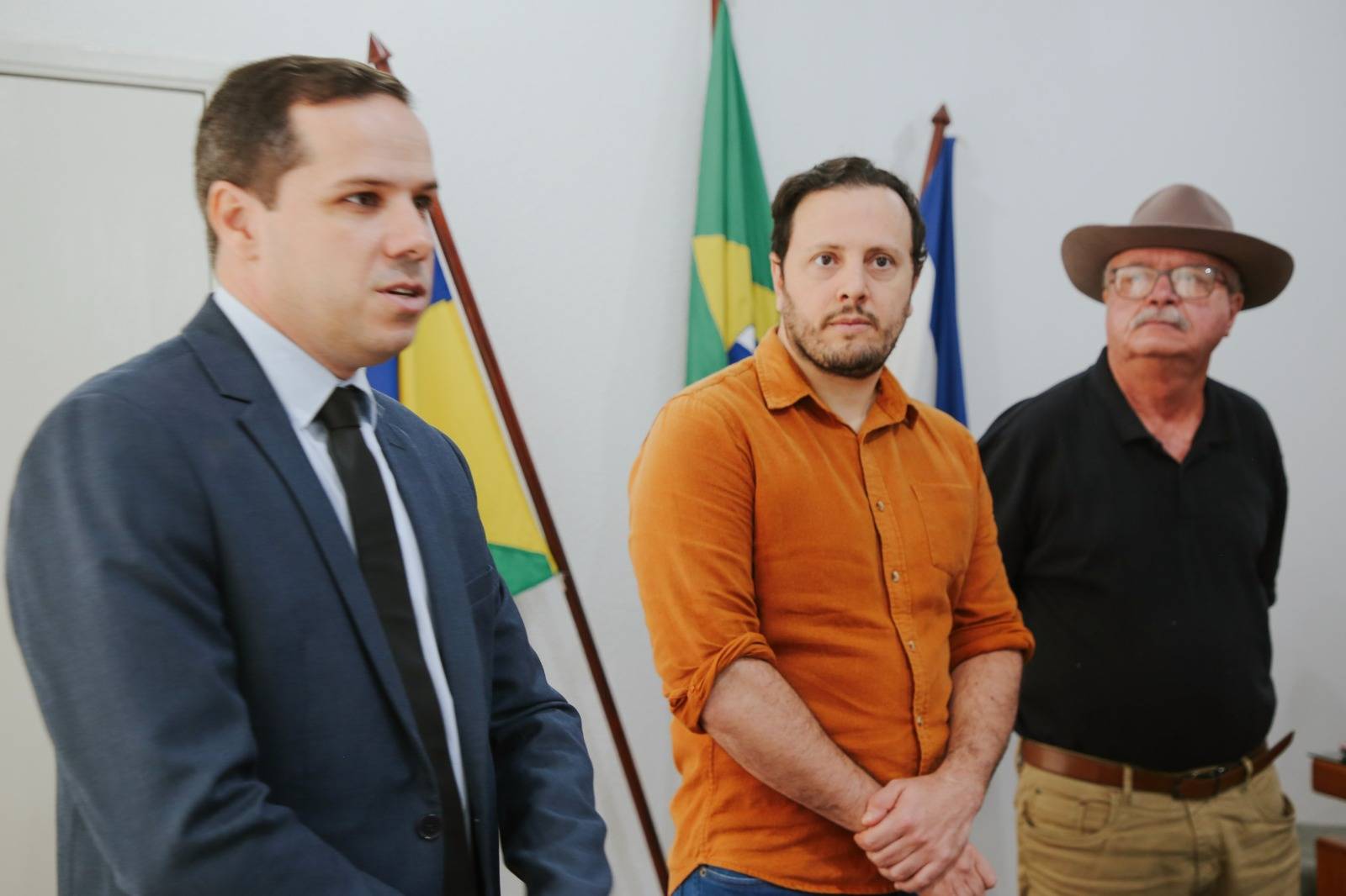 Após queda de braço com a OAB e votação na Câmara de Vereadores, prefeito nomeia procurador “de confiança” em Vilhena