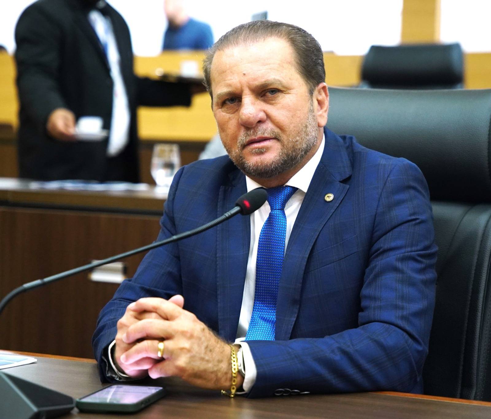 Cirone defende valorização salarial de servidores da Emater