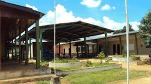 Escola emite nota sobre episódio envolvendo aluna e mente sobre o FOLHA DO SUL ON LINE, que publica links desmascarando a afirmação
