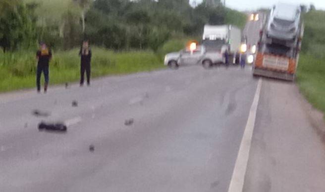 CENA GROTESCA: identificado o rapaz de 26 anos que teve o corpo dilacerado após acidente envolvendo moto e carreta na BR 364