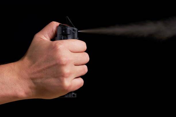 Denunciado por incomodar vizinhos com som alto, rapaz de 27 anos é preso após ser contido com spray de pimenta, em Vilhena