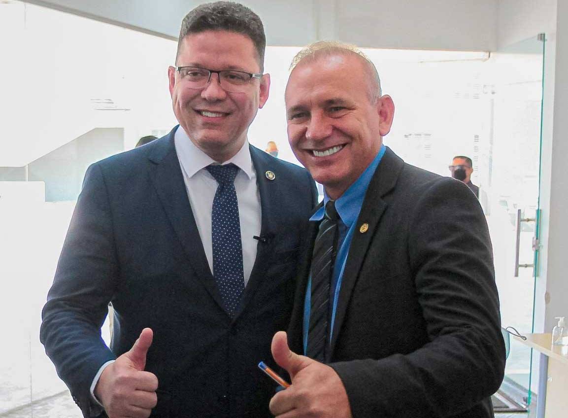 Deputado Ezequiel Neiva celebra repasse da gestão do Hospital Regional de Vilhena para o Governo do Estado