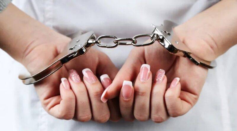 Fazendo aniversário hoje, mulher de 40 anos, acusada de lavar dinheiro para facção criminosa, é presa em Vilhena