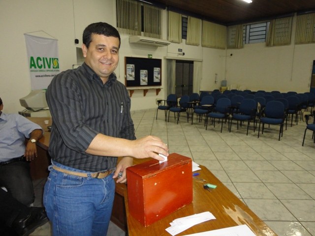 Concorrendo sozinho, presidente da ACIV é reeleito com 100% dos votos