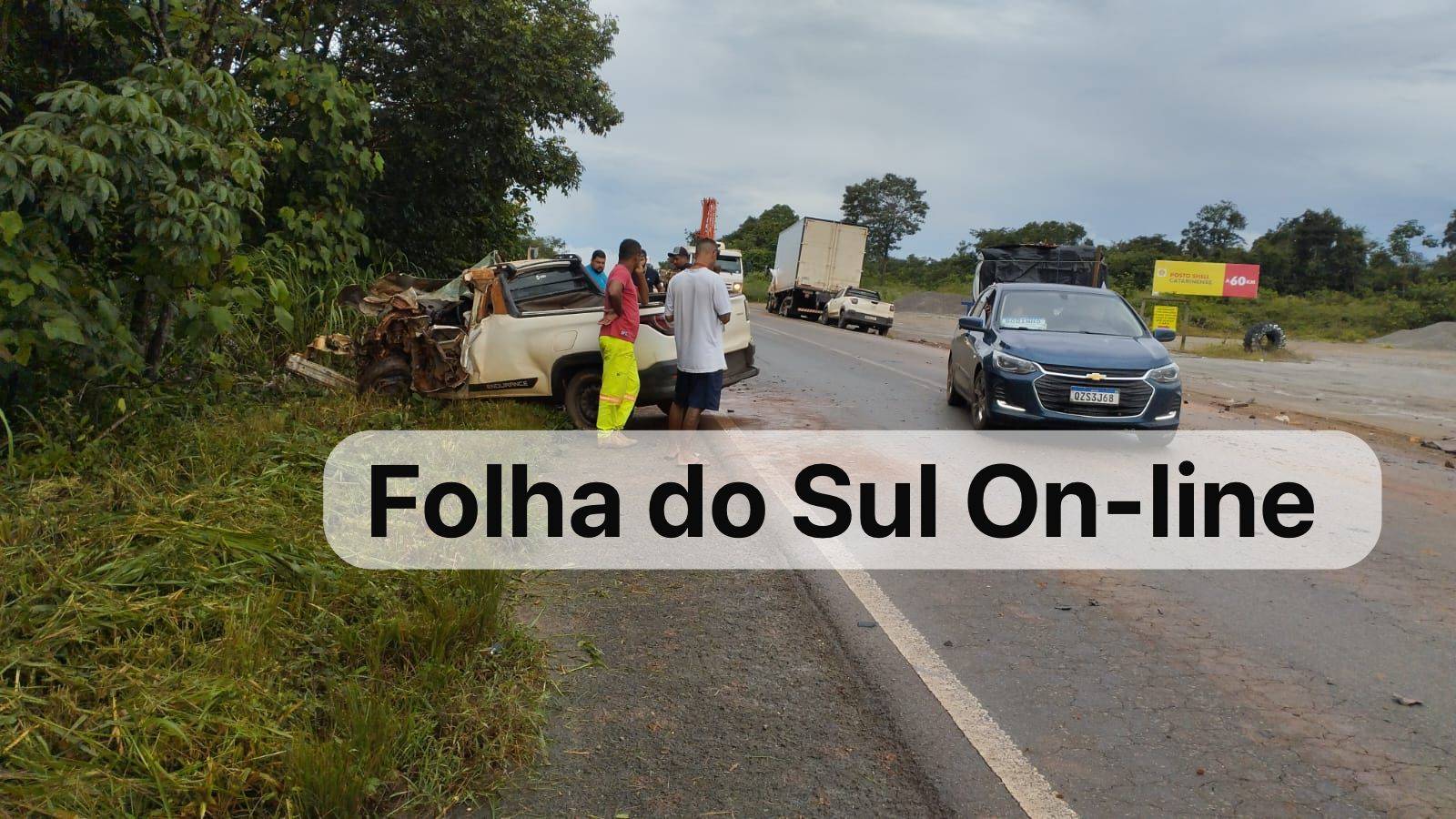 Acidente na BR 364 envolvendo picape e carreta, entre Vilhena e o distrito do Guaporé, deixa motorista preso às ferragens