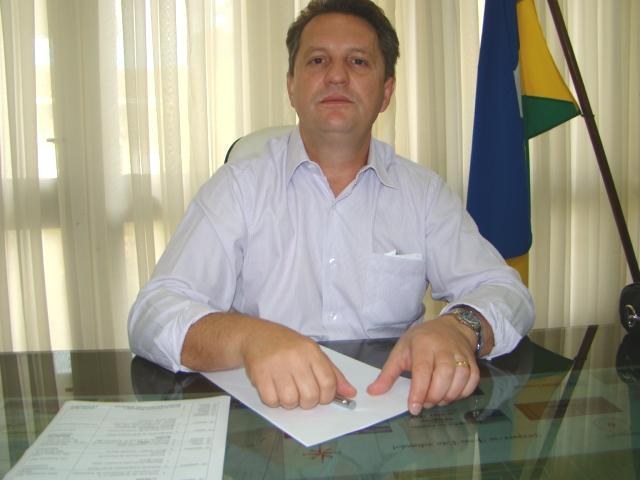 Preparando-se para dupla jornada na Expovil, prefeito esclarece obra polêmica