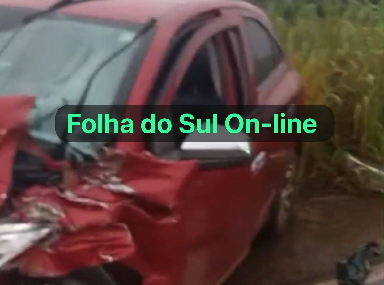 ASSISTA VÍDEO: com três pessoas a bordo, carro dirigido por servidor público de Vilhena bate de frente em carreta na BR 364
