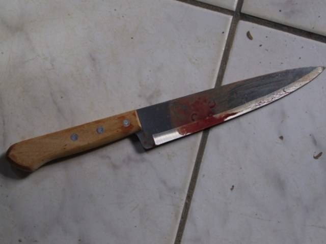 ESFAQUEADO, PEDREIRO FICA DUAS HORAS “JOGADO” À ESPERA DE SOCORRO