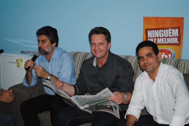Políticos prestigiam Expovil 2011