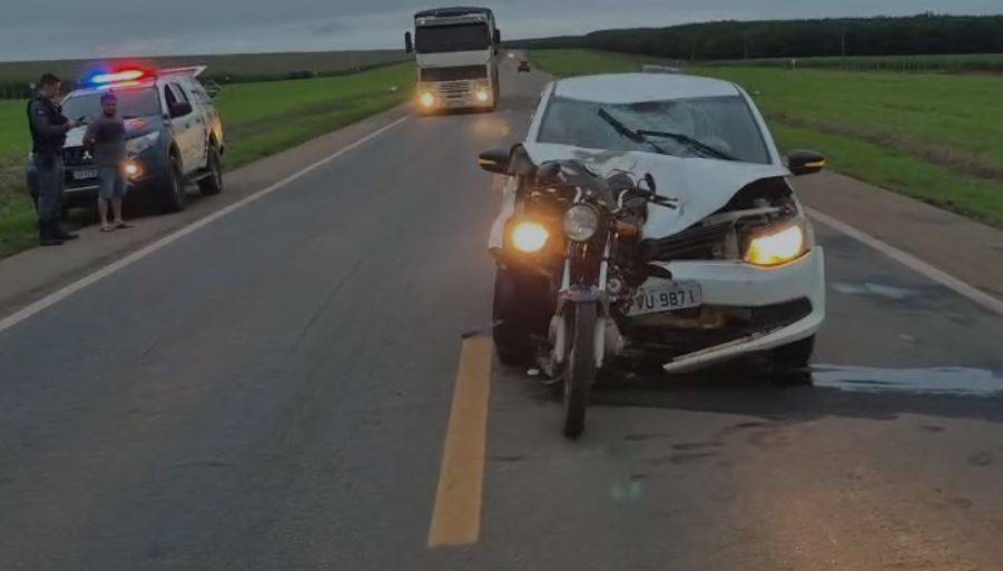 ASSISTA VÍDEO: acidente inusitado envolvendo atropelamento de tatu deixa motociclista morto em rodovia federal próximo à divisa RO/MT