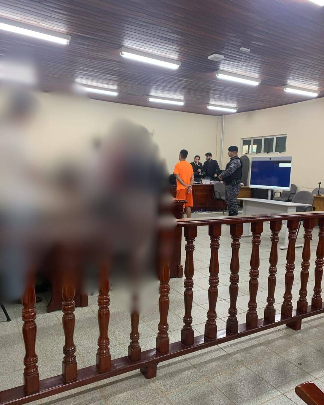 Professora que levou assassino do filho a júri popular em Vilhena o confronta antes da condenação: “e agora, cadê a sua facção?”